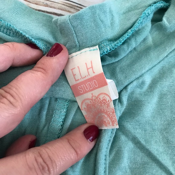 Flowy Mint Sleeveless Top - Picture 4 of 4